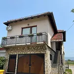 Muzur Apartment